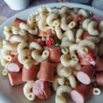 Bleib´ daheim und ess´ zuhaus´: Ganz viele Geschmackspunkte für den Nudelsalat mit Bockwürstchen