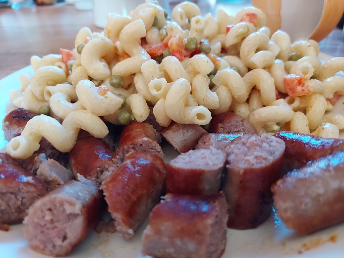 Bleib daheim und ess´ zuhaus´: Bratwurst-Geschnetzeltes mit Nudelsalat in Schonungen