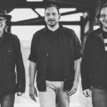 Mit Hut und Batman-T-Shirt: Konzert mit „Three 4 Fun“ in den Geldersheimer Gaden