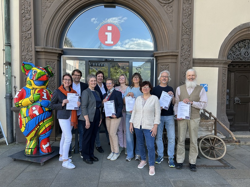 Gästeführer erfolgreich weitergebildet: Tourist-Information Schweinfurt 360° reagiert auf steigende internationale Nachfrage