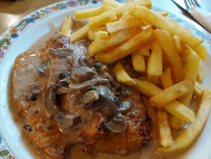 Fahr mal hin und kehr mal ein: Was immer geht, das ist ein Jägerschnitzel zum Bockbier