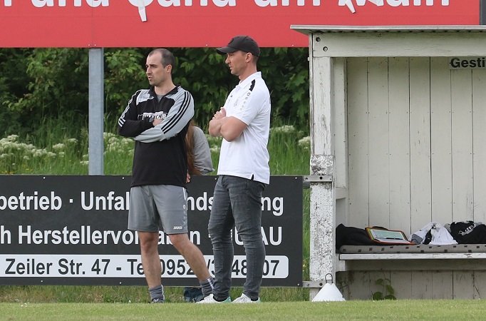 Eine stabile Grundlage schon im Herbst: Das Sander Trainerteam der ersten Mannschaft verlängerte