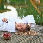 Den Sommer feiern mit süßen Kullerfrüchtchen: Jahreszeiten-Arrangement inszeniert die Kirsche