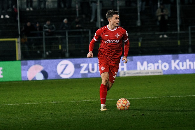 Der einstige Schnüdel Tim Kraus bleibt am Dallenberg und spielt weiter 4. Liga