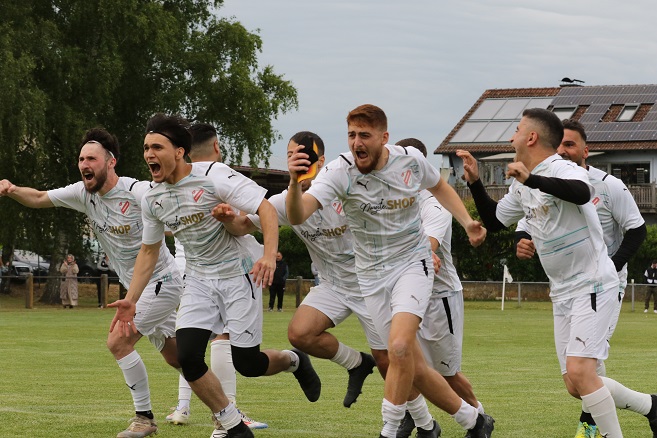 Der FC Knetzgau scheitert ein drittes Mal in der Relegation und sieht diesmal Türkiyemspor 2 beim Jubeln zu – VIELE FOTOS & FILM!