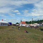 Fahr mal hin und lauf mal hoch: Das Walberla zwischen Forchheim und Ebermannstadt mit dem jährlichen Megafest- DIASHOW!