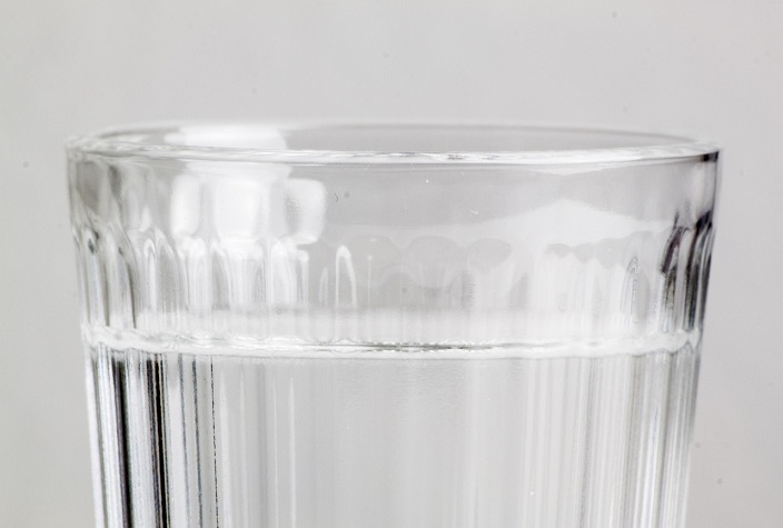 Seniorin wird mit dem Wasserglas-Trick abgelenkt und bestohlen: Das war denn wohl kein Mitarbeiter eines Internetanbieters…