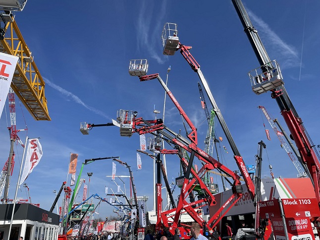 Spannender Ausflug nach München: JIA-Semester Bauingenieurwesen goes bauma