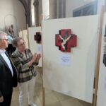 Auf Glaubenssuche: Ausstellung „Credo-Kreuze“ in der Heilig-Geist-Kirche in Schweinfurt eröffnet
