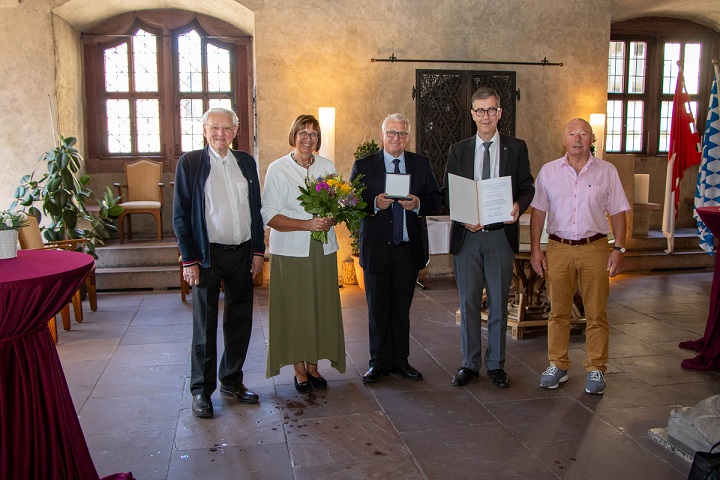 Unerschütterlicher Glaube an eine bessere Welt: Prof. Dr. Klaus Reder erhält die Ehrenmedaille des Oberbürgermeisters