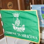 Siracusa auf Sizilien ist die Nummer 12: Weitere Städtepartnerschaft im Würzburger Wappensaal sichtbar