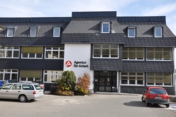 Anstieg der Arbeitslosigkeit: Die sich abzeichnenden strukturellen Veränderungen kamen auf dem Markt noch nicht an