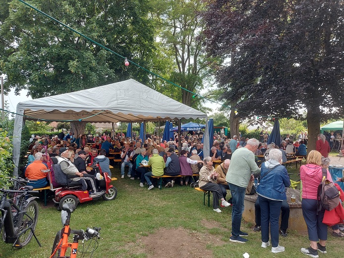 Der Ansturm an Pfingstmontag auf die Kleingartenanlage in Oberndorf und das Frühlingsfest