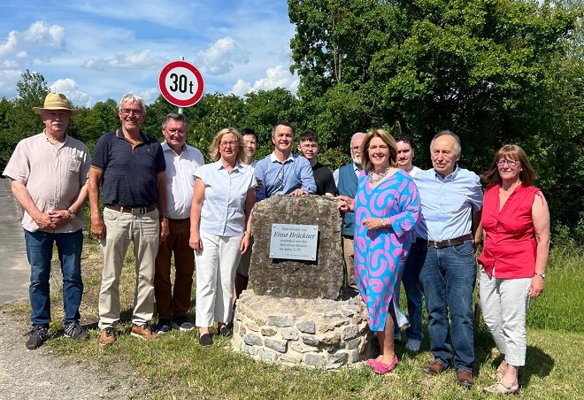 Einweihung des Gedenksteines an der Ernst Brückner Gedächtnisbrücke zwischen Ober- und Untereuerheim