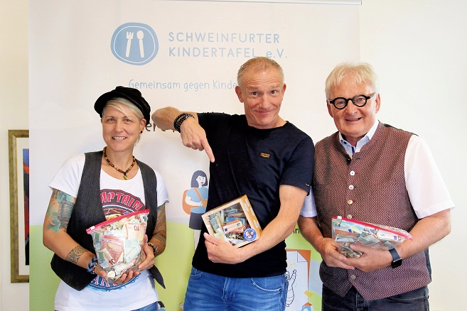 Mal wieder eine Großspende für die Kindertafel von Schirmherr Michl Müller, der zum Familienfest kommt