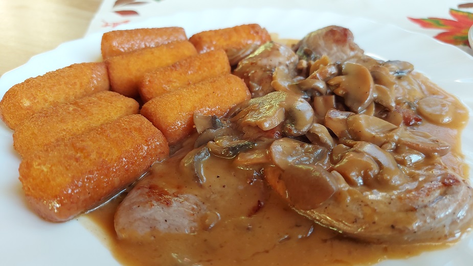 Fahr mal hin und kehr mal ein: Medaillons Jäger-Art und Pfeffer-Lendchen im Schmittbrunnen