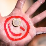 Maler und Lackierer streichen mehr Lohn ein: Fast 20 Euro pro Stunde, wer nach Tarif mit Pinsel, Farbeimer und Tapezierbürste arbeitet