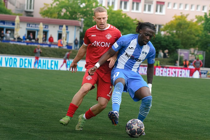 Die Würzburger Kickers verpflichten Flügelspieler Eliot Muteba vom FV Illertissen