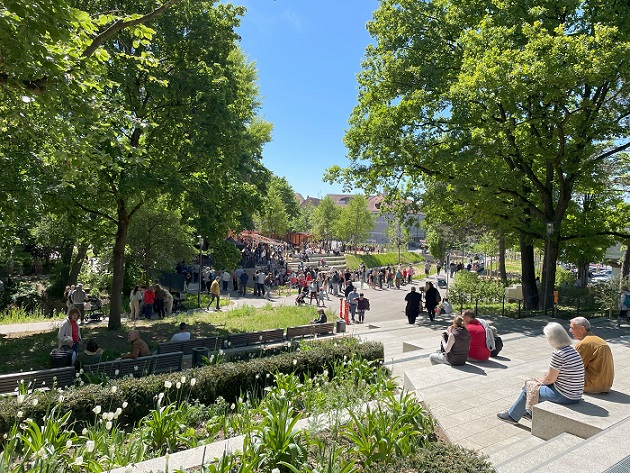 Grüner Treffpunkt für alle Generationen und ein Festival der schönen Stimmen in Neumarkt