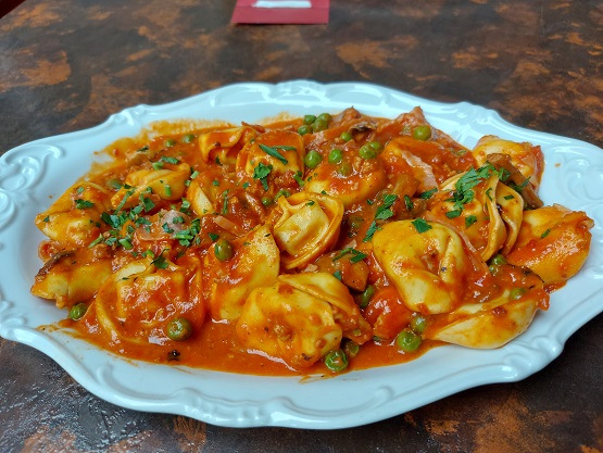 Fahr mal hin und kehr mal ein: Die Pizza Jessica und die Tortellini Piccolo Italia