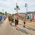 Wer will beim Rakoczy-Festumzug Schilder tragen und im Kurbähnle mitfahren?