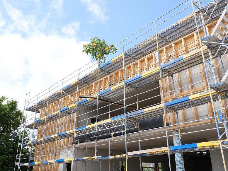 Moderner Lernort und zukunftsweisendes Bildungsprojekt: Drei-Linden-Schule in Gaukönigshofen feiert Richtfest