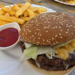 Essen wie Gott in Franken: Die endlich wieder eröffnete Wanderstube in Sailershausen mit dem „Wander-Pfännla“ und Burgern