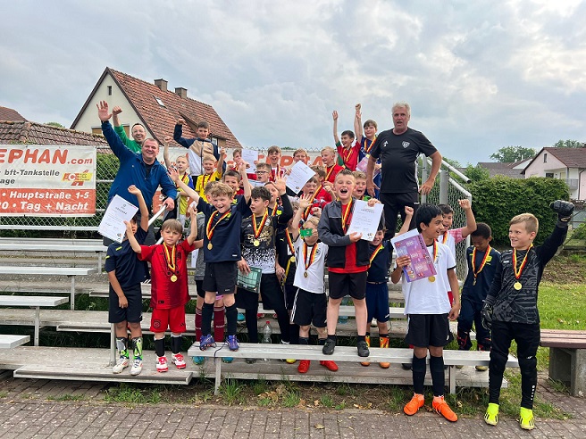 Friedrich Rückert Schule kam zum FC 05 – und die Schnüdel besuchten die JFG Werngrund in Poppenhausen