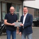 Geldspende für Thomas Weigand von der Kritzner Metalltechnik GmbH