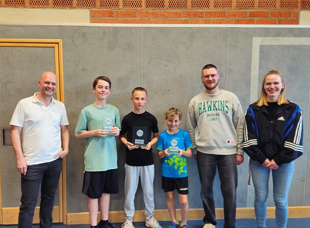 Tischtennisturnier der Würzburger Jugendzentren: Polizei und Offene Jugendarbeit gemeinsam für mehr Fair Play