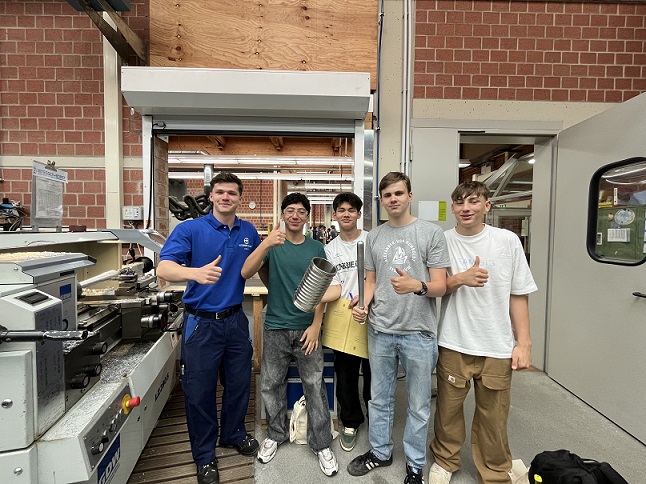 Haare flechten, Bagger fahren: So war der Tag des Handwerks in Schweinfurt