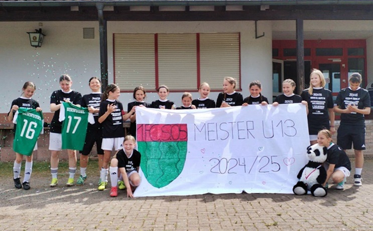 Zwergenaufstand bei den Schnüdeln: Die U13-Mädels grüßen als souveräne Meister
