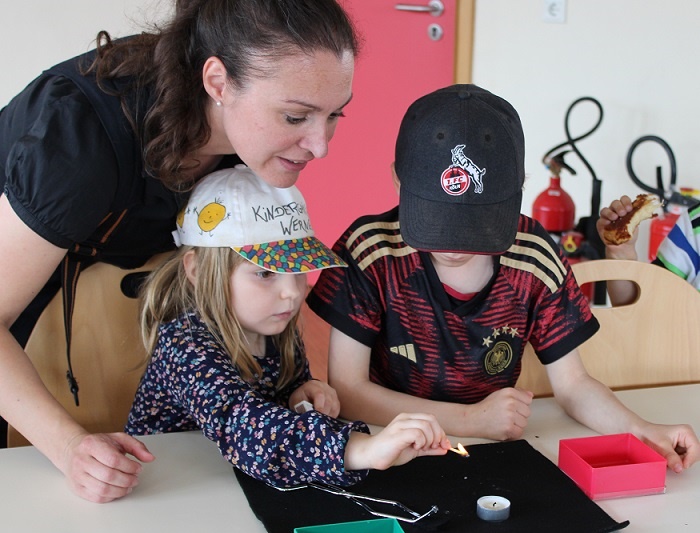 Kleine Helden auf großer Mission: Die Vorschulkinder des Kiga Werneck zu Besuch bei der Freiwilligen Feuerwehr