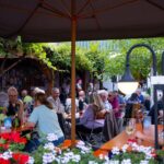 „Wein am Main“: In Wipfeld wird im Biergarten Zehntgraf am Ablegeplatz der Fähre drei Tage lang gefeiert