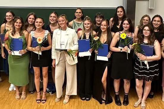 Erster ATA/OTA-Jahrgang am Uniklinikum Würzburg wurde feierlich verabschiedet