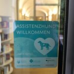 Assistenzhunde herzlich willkommen am Landratsamt: Landkreis Würzburg wirbt für mehr Akzeptanz und das Zutrittsrecht der Lebensretter auf vier Pfoten