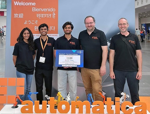 Team „RoboPig“ der THWS gewinnt Preis bei internationalem Automatisierungswettbewerb „Robothon“