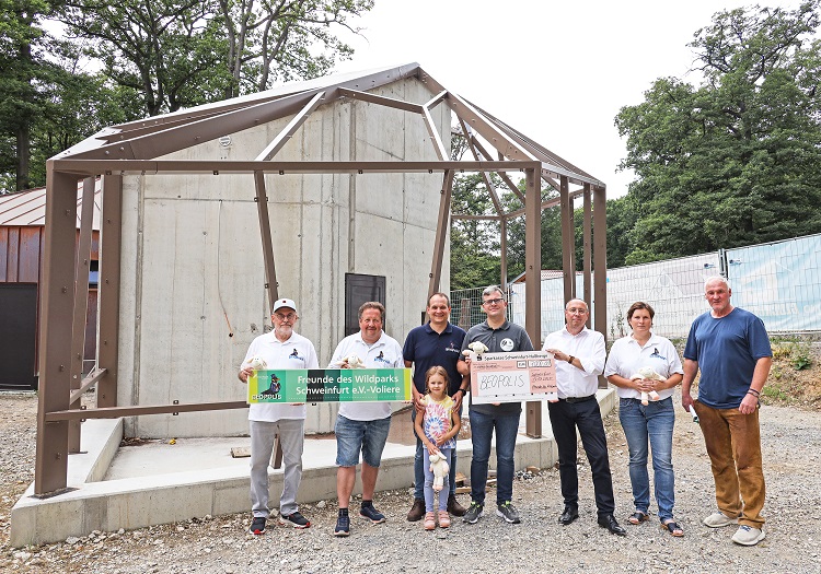 Insgesamt 55.000 Euro für neue Voliere: Wildparkfreunde Schweinfurt übergeben letzte Spendenrate für Beopolis