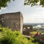 Vom Regensburger Dom über die Steinerne Brücke nach Donaustauf: Auf den Spuren von Bischof Bundschuh