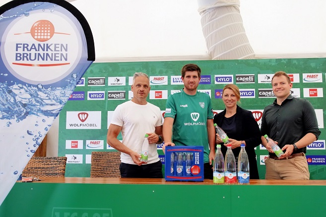 Langjährige Partnerschaften werden fortgesetzt: Auto Löffler und Franken Brunnen verlängern ihre Exklusivkooperation
