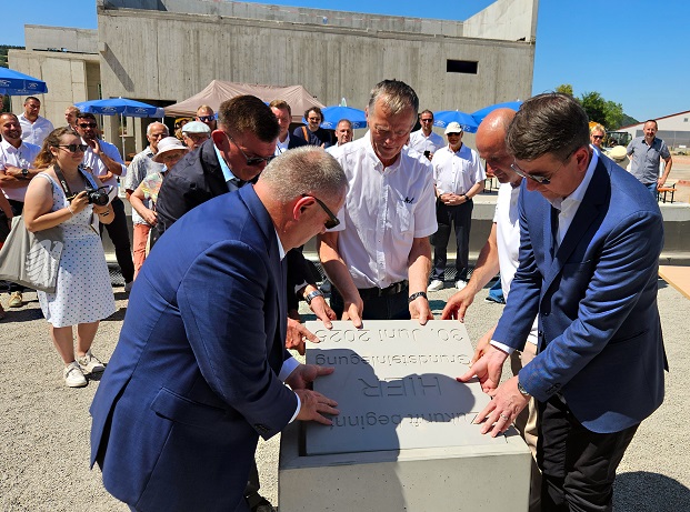 Hochmodern hinsichtlich Pädagogik, Architektur und Nachhaltigkeit: Der Grundstein für das Schulzentrum Hammelburg wurde gelegt