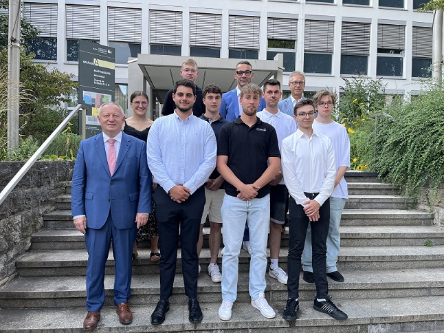 Durch Engagement und Unterstützung zu Bestleistungen: Kammersiegerehrung des Landkreises für die Besten aus Industrie und Handwerk