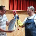 Zeit, Fantasie und Herz durch eine Kasperle-Aufführung: Wenn Eltern Theaterträume schenken