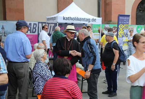 „Aufbrechen und neue Wege gehen“: Bischof Dr. Franz Jung feiert Wallfahrtsgottesdienst mit Gläubigen aus der Region Würzburg