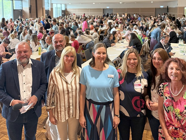Gemeinsam für eine sichere Kindheit: Großes Interesse an der Fachtagung „Ziele, Wege, Stolpersteine“