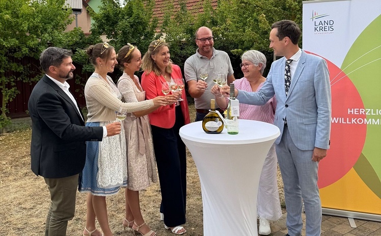 Zwei neue Schweinfurter Landkreisweine aus Handthal und Stammheim sind Genuss-Botschafter 2025/26