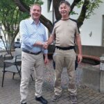 Geldspende für Thomas Weigand von der Schreinerei Meinhard Schmitt