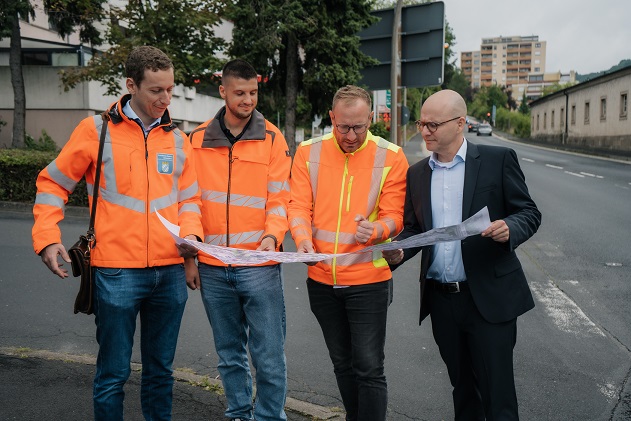 Asphaltarbeiten in drei Bauabschnitten unter Vollsperrung: Die Münnerstädter Straße ist bald fertig saniert