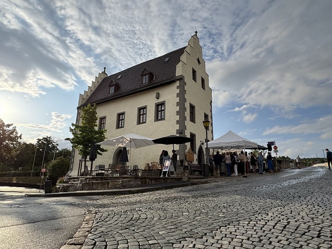 Geschäftsstelle der regionalen Dachmarketing-Organisation Fränkisches Weinland Tourismus zieht ins Ochsenfurter Schlössle