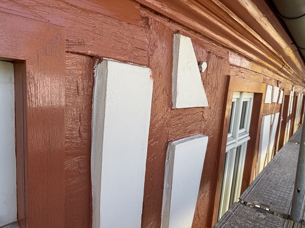 400 Jahre wechselhafte Geschichte: Die Fassade des Rathauses in Grafenrheinfeld wird saniert